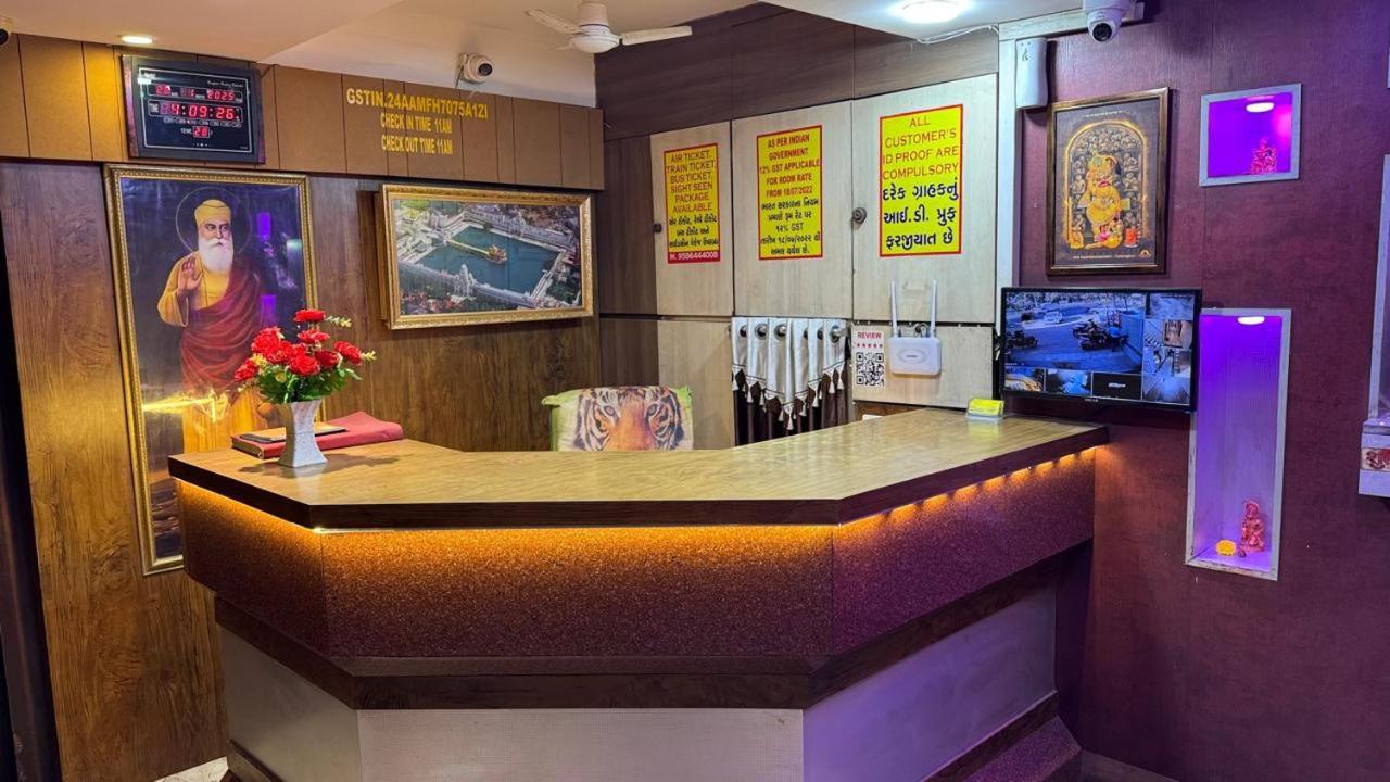 Hotel Dev Palace アーメダバード エクステリア 写真